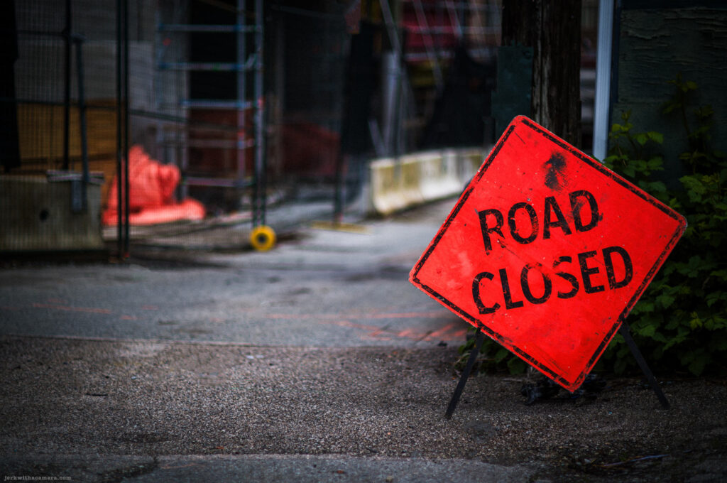 Road closed sign leaning on stand in an alleyway Camera: Leica M11-D
Lens: Leica M Summilux 75mm f/1.4